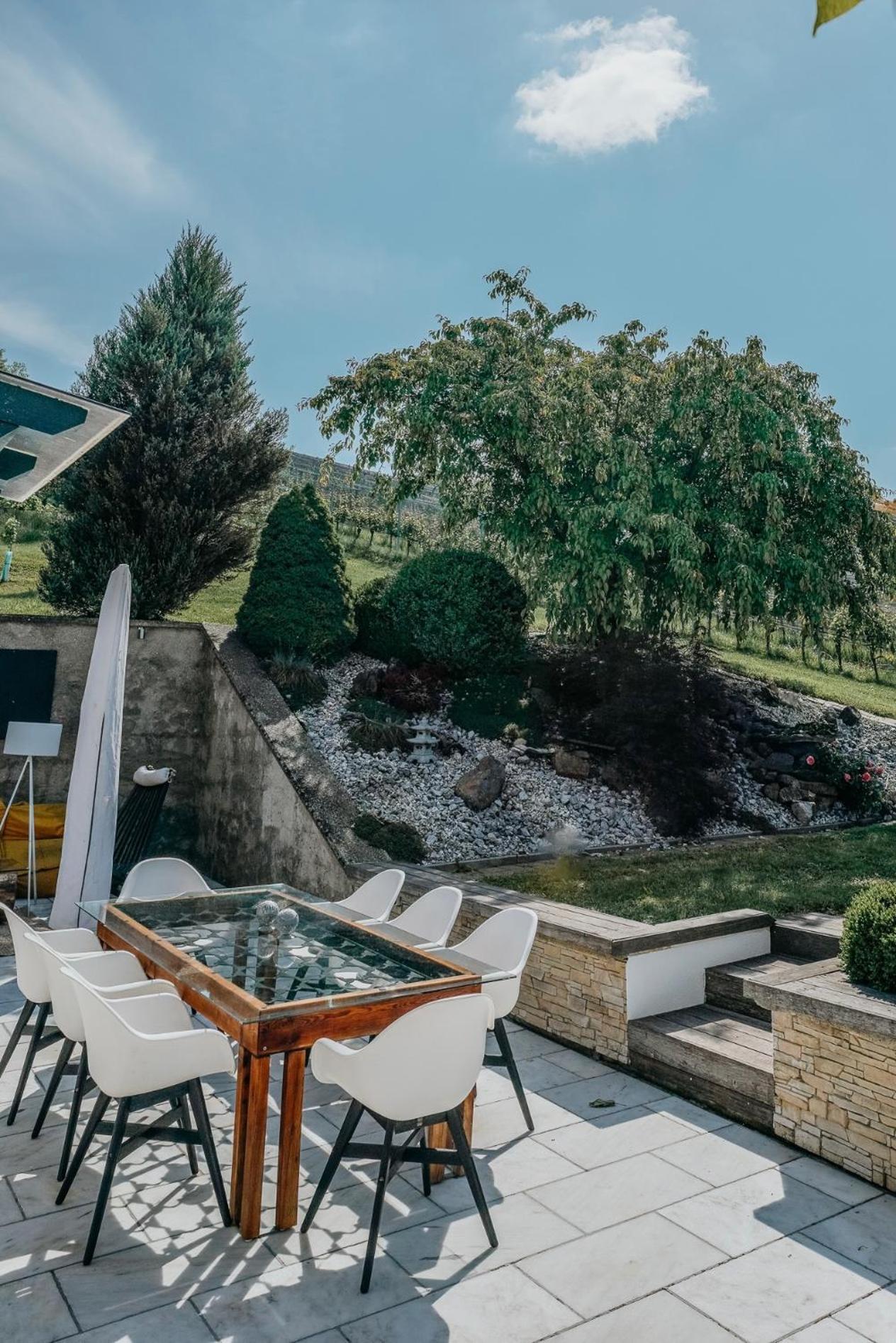 Weingut Holler Chalet Weingarten Spielfeld Buitenkant foto